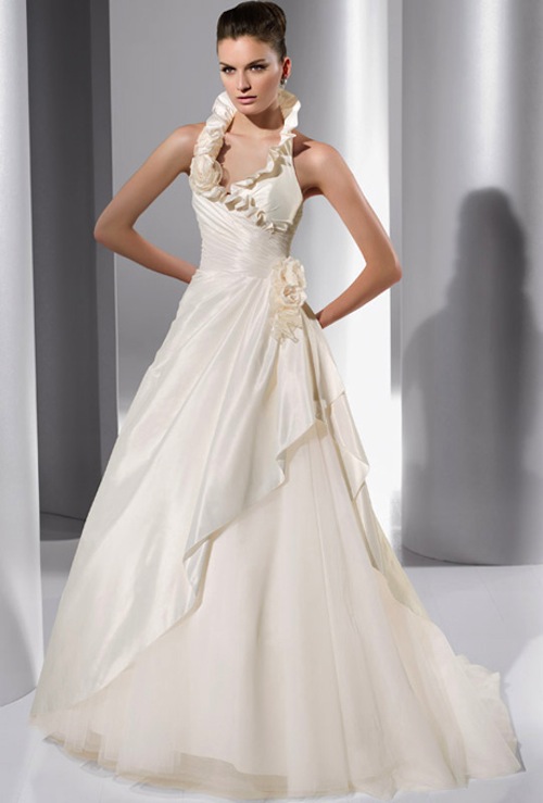 Dự đo&aacute;n kiểu d&aacute;ng v&aacute;y cưới của Jennifer Phạm  25