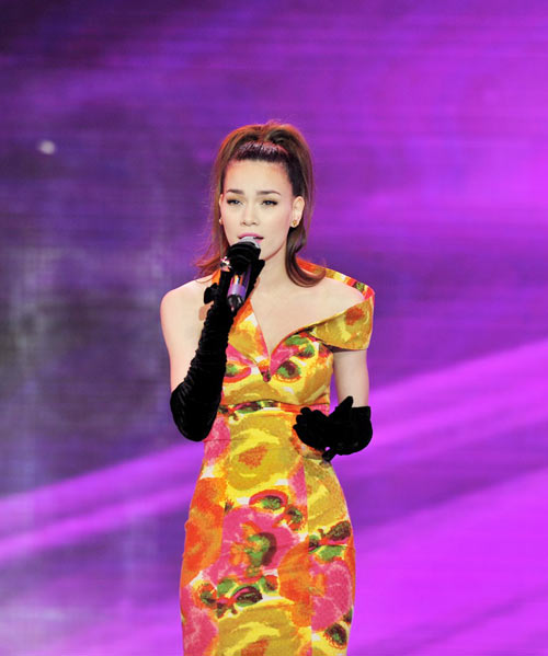 Top 10 sao Việt mặc đẹp nhất showbiz 2012