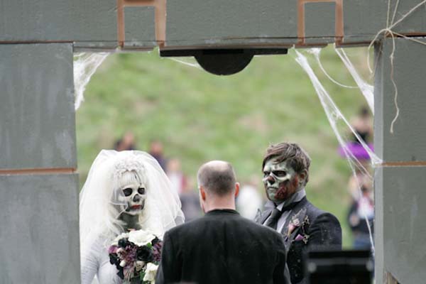 Style đám cưới kiểu Halloween kinh dị 15