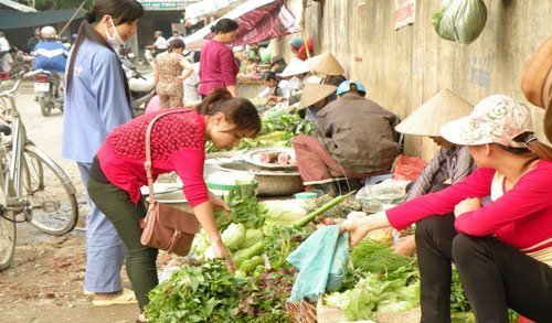 Rau xanh tăng gi&aacute; 