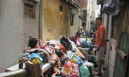 Khung cảnh tan hoang sau vụ ch&aacute;y khu tập thể