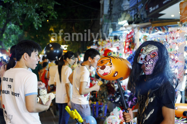 Đồ chơi Trung thu truyền thống vẫn âm thầm 