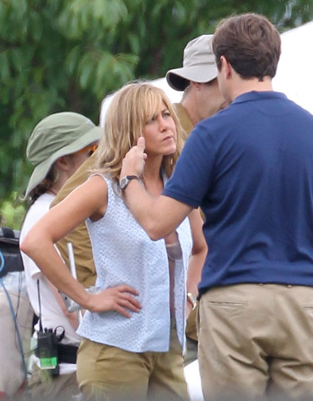 Jennifer Aniston lifted her shirt to show off her breasts on set