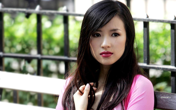 Chương Tử Di, Vương Lực Ho&agrave;nh &ldquo;hẹn h&ograve;&rdquo; ở Singapore 