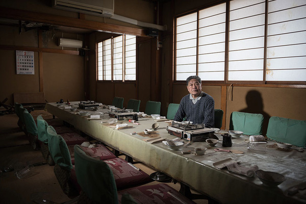 Nhật Bản: Người dân Fukushima trở lại thành phố ma trong loạt hình đầy ám ảnh - Ảnh 15.