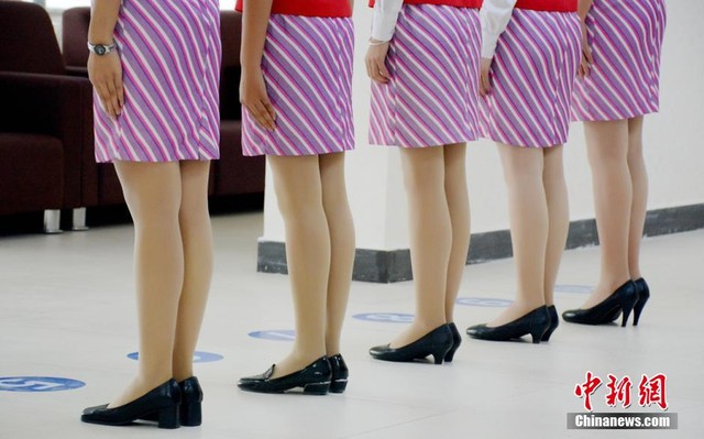 Tư thế đứng của c&aacute;c ứng vi&ecirc;n được nh&agrave; tuyển dụng soi rất kỹ.