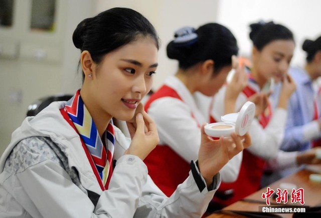 Nghề tiếp viên hàng không là mơ ước của nhiều cô gái trẻ ở Trung Quốc.