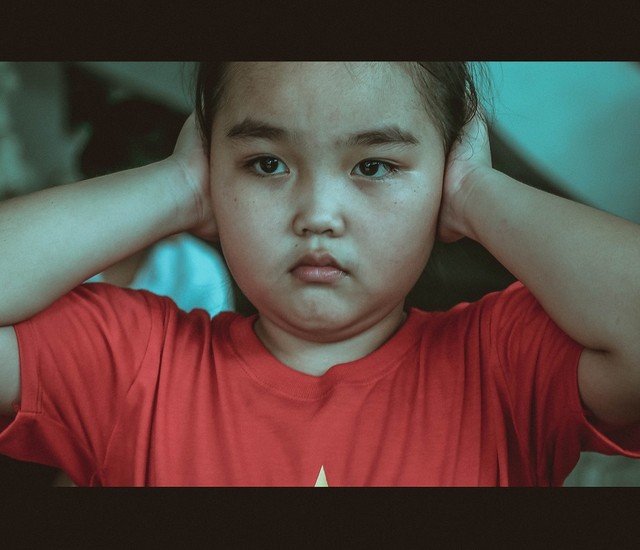 Nh&igrave;n gương mặt ng&acirc;y thơ của đứa trẻ, người xem kh&ocirc;ng khỏi x&uacute;c động.
