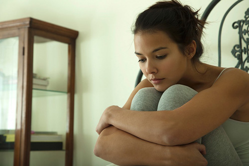 Chồng nằng nặc đ&ograve;i đi thăm nh&acirc;n vi&ecirc;n đẻ