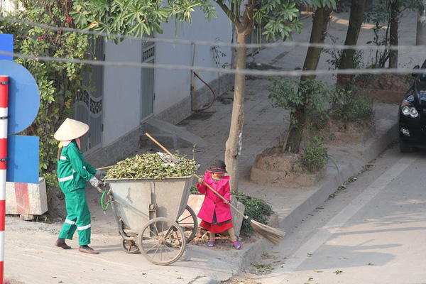 Loạt ảnh Ở đâu có mẹ, ở đó có Tết của hai mẹ con cô lao công gây xúc động - Ảnh 5.