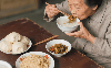 Người già trên 70 tuổi thà ăn bánh hấp nóng hổi còn hơn chạm vào 3 thực phẩm này, đáng tiếc nhiều người ăn sai