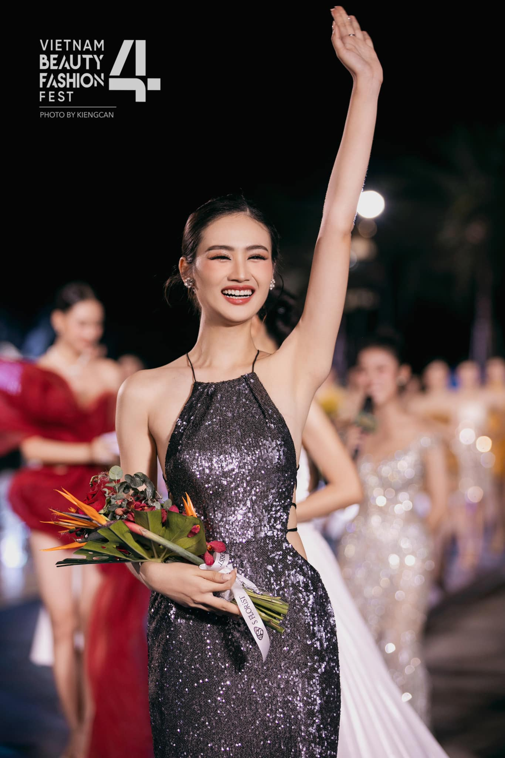 Tân Miss World Việt Nam Huỳnh Nhi “lên đời” nhan sắc nhờ niềng răng - Ảnh 2.