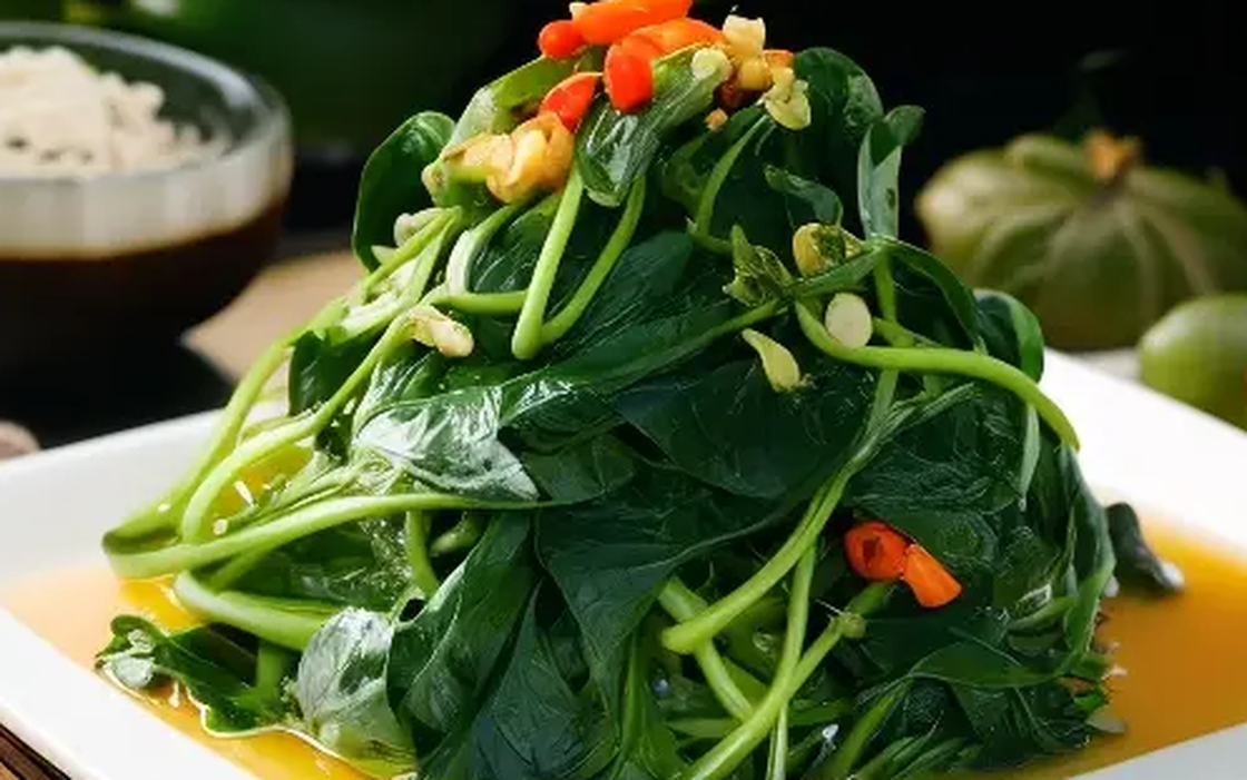 Rau bina bổ dưỡng nhưng đừng ăn bừa bãi: Người thuộc 4 nhóm này dù thèm ...