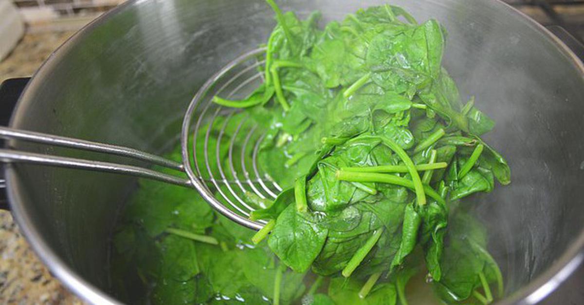 Lợi ích sức khỏe khi chần rau: Đừng bỏ qua 4 lọai rau này
