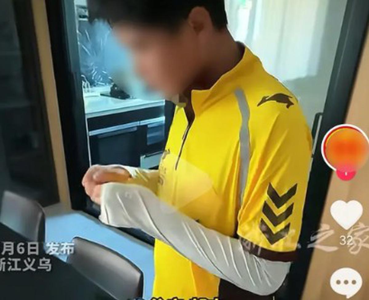 Cách dạy dỗ không nhiều lời của một ông bố khiến cả MXH tán thưởng: Sau 20 ngày, con từ hư thành ngoan, thay đổi 180 độ!