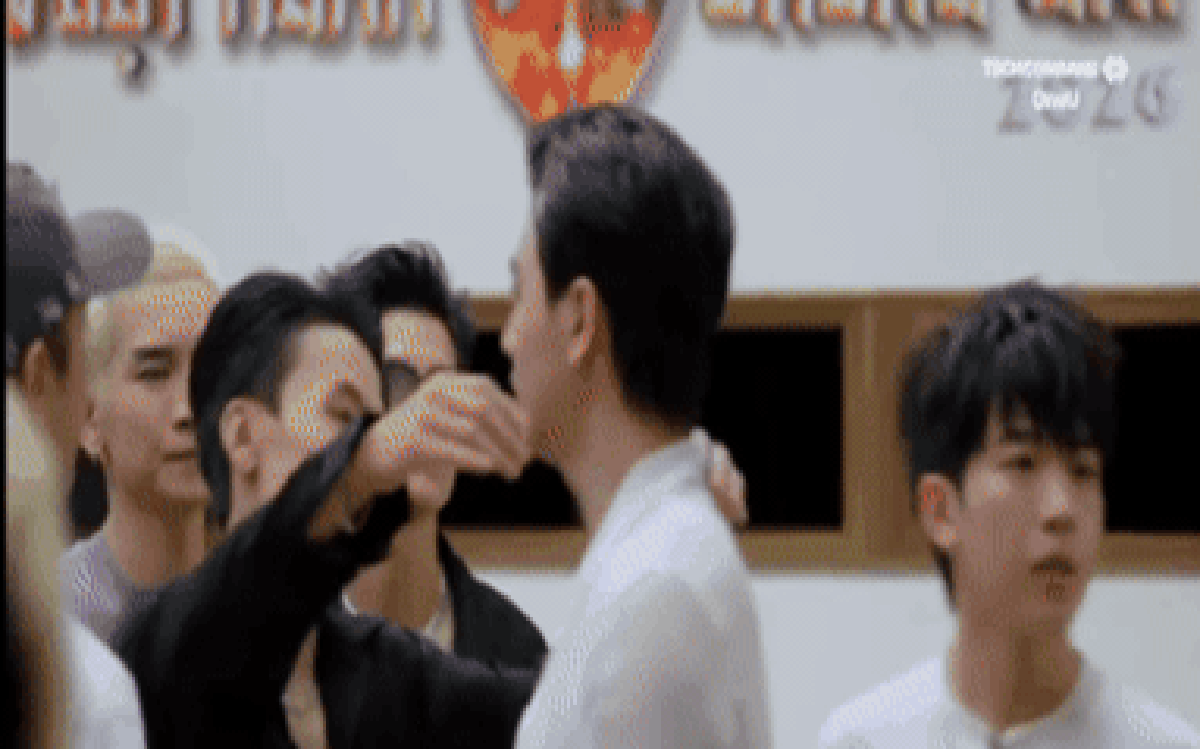 Khoảnh khắc lấy nước mắt của fan ATVNCG trong tập 7: Thơm Dalab thẫn thờ ôm tạm biệt Xuân Tiền
