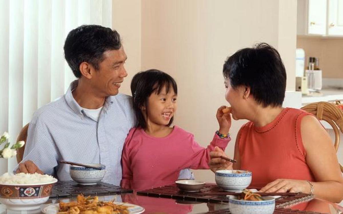 Con cái không tôn trọng, có thật sự là vì cha mẹ bình thường, không kiếm được nhiều tiền, tầm nhìn hạn hẹp?