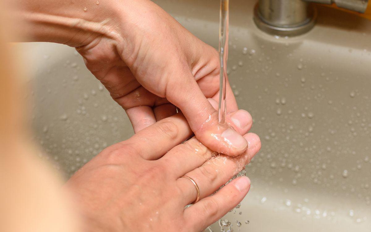 Bác sĩ cảnh báo: Bị bỏng mà làm điều này ngay lập tức có thể khiến vết thương lâu lành hơn, đáng tiếc nhiều người vẫn làm