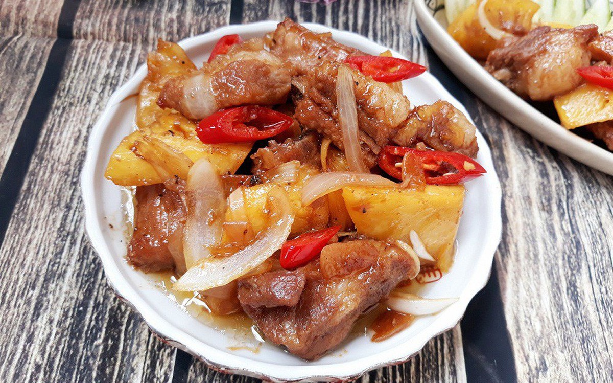 Sườn rim dứa chua ngọt đậm đà ăn cơm quá đã