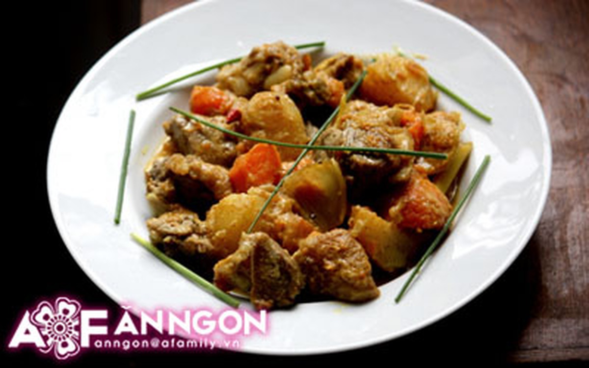 Ngày mưa, ăn cơm với cà ri vịt thật ngon!