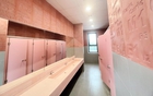 Nhà vệ sinh một ngôi trường gây sốt vì sang chảnh như khách sạn 5 sao, còn có 1 chi tiết khiến netizen "cười bò"