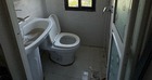 Từng xấu bẩn thảm họa, nhà vệ sinh 1m² "lột xác" ngoạn mục: Flex cả đời cũng được!