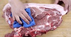 Đi chợ thấy người bán liên tục dùng giẻ lau thịt heo: 90% người biết nhưng không hiểu ý nghĩa