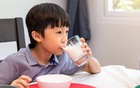Đây mới là những thực phẩm mẹ nên cho con ăn vào bữa phụ: Vừa khỏe người lại tăng miễn dịch trong mùa hè