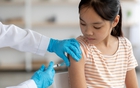 Nhiều mẹ thắc mắc: Con đã dậy thì rồi, chưa tiêm ngừa HPV có muộn không?