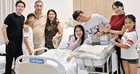 Đại gia Minh Nhựa đưa cả gia đình đến thăm ái nữ mới sinh, một nhân vật xuất hiện trong ảnh gây bất ngờ