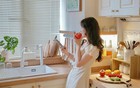 4 đồ bếp tưởng hay ho nhưng lại âm thầm gây cháy nổ, gieo bệnh ung thư