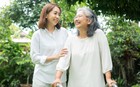 Từ lo cho cha mẹ, tôi nhận ra: Chính mình cũng cần được chăm sóc đúng cách khi về già