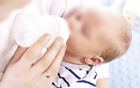 Trẻ mẩn ngứa vùng miệng do dị ứng sữa, bác sĩ cảnh báo