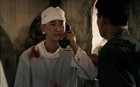 Nghẹn lòng cảnh người lính bị "cưa cụt hai chân" trong "Mưa đỏ": Nén tâm nhang gửi đến anh linh các chiến sĩ đã nằm lại Thành cổ và sông Thạch Hãn