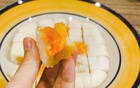 Bánh dẻo - Món quà Trung thu tưởng chừng "thất sủng" nay được "giải cứu" nhờ trend triệu view gây tranh cãi