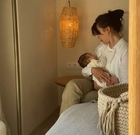 Suýt trầm cảm sau sinh vì cứ hễ con khóc là ai cũng nói "Nó đói đấy, cho con bú đi"