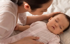 Kiệt sức với những đêm thức trắng, mẹ muốn bé ngủ trọn giấc suốt đêm, chỉ cần nắm vững vài phương pháp