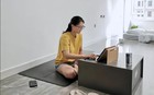 Cô gái sống trong căn hộ 88m² chỉ có 6 món nội thất: Từ nghiện mua sắm thành người theo đuổi lối sống “không tiêu dùng”