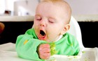 Bé 6 tháng tuổi bị ngạt thở, tay chân tím tái: Bà ngoại ôm cháu lao vào trạm y tế kêu cứu, bác sĩ xử lý kịp thời