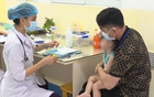 Nắng nóng cực đoan, trẻ nhập viện tăng đột biến
