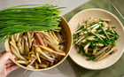 Đi chợ thấy loại rau này nhất định phải mua: Xào với hẹ 5 phút ra món ngon "tốn cơm", người sành ăn mới biết