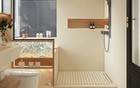 Cửa kính phòng tắm đang dần lỗi thời? 3 giải pháp được nhiều gia chủ trẻ lựa chọn vì đẹp hơn, dễ vệ sinh hơn