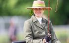 Lady Louise Windsor tham gia giải thi đấu xe ngựa