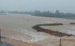 Mưa lũ tại miền Trung diễn biến phức tạp: Vỡ đập chứa 1 triệu m3 nước ở Quảng Bình