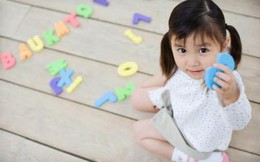 8 cách "chơi mà học" giúp con sớm thuộc bảng chữ cái để tự tin vào lớp 1 