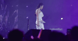 Một nữ ca sĩ so sánh concert Chị Đẹp với Lady Gaga và Beyoncé, netizen bùng tranh cãi 