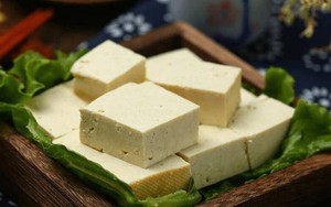 Một phụ nữ 65 tuổi đột ngột qua đời vào ban đêm. Bác sĩ thở dài: 