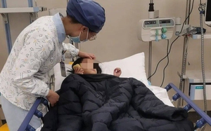 Bé gái 4 tuổi đã suýt mất mạng vì tiểu đường, phụ huynh òa khóc: “Mẹ chiều con quá!”