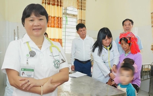 "Thiên sứ" trong lòng người bệnh: Người lặng lẽ viết tiếp câu chuyện "tái sinh" nơi bệnh viện