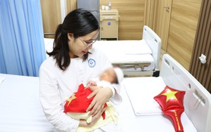 Bé gái chào đời từ phôi thai đông lạnh hơn 1 thập kỷ: Hành trình của người mẹ hẹn con từ 11 năm trước